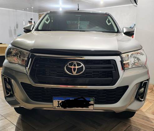 TOYOTA HILUX 2.8 SR 4X4 CD 16V DIESEL 4P AUTOMÁTICO